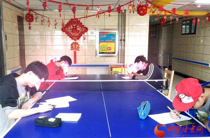 停課不?？?蘭州市兒童福利院組織初三學(xué)生首次線上月考 