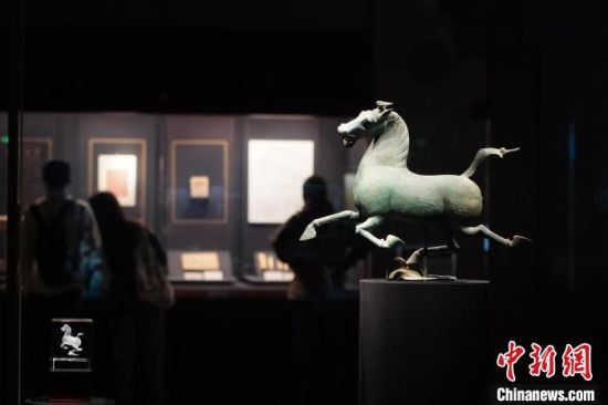 甘肅省博物館展出的“銅奔馬”。