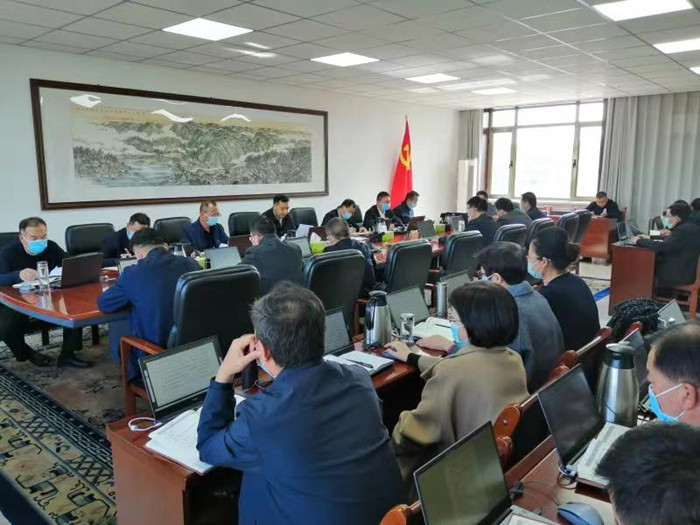 10月17日，金昌市紀(jì)委召開常委會(huì)（擴(kuò)大）會(huì)議，專題學(xué)習(xí)交流習(xí)近平總書記代表第十九屆中央委員會(huì)向黨的二十大所作的報(bào)告，研究學(xué)習(xí)宣傳貫徹落實(shí)工作。.jpg