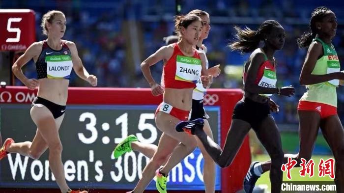 2016年8月，中國選手張新艷參加里約奧運(yùn)會田徑女子3000米障礙賽預(yù)賽。(資料圖) 受訪者供圖