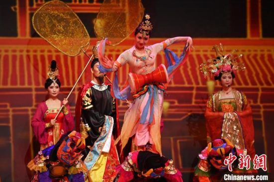 2023年第六屆敦煌文博會期間，系列演藝上演。(資料圖)李亞龍 攝