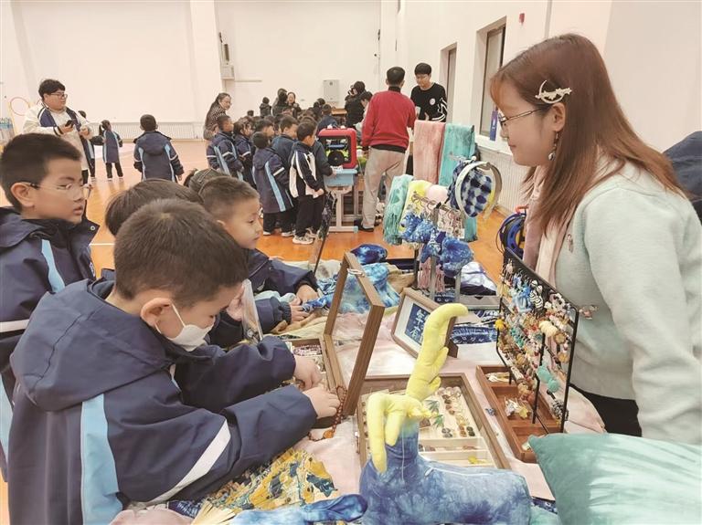 展示科技魅力 體驗實(shí)踐樂趣