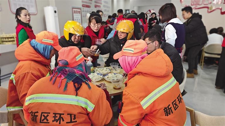 “餃子宴”溫暖城市勞動者